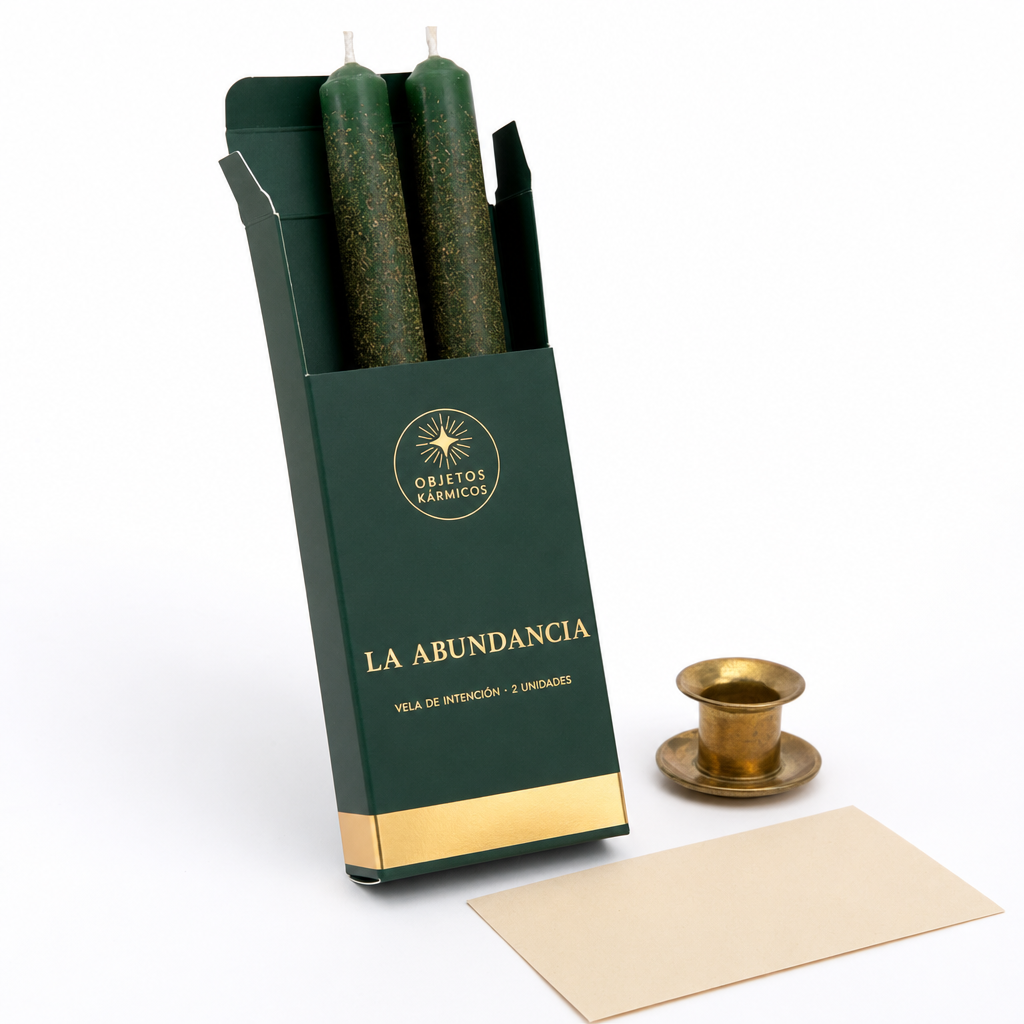 Qué trae la caja: dos velas, portavela y tarjeta del ritual